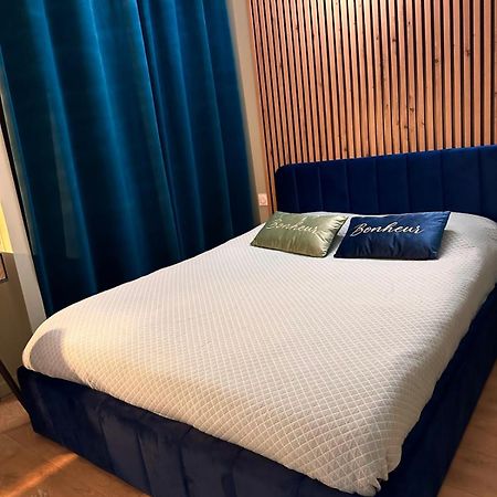 Un Appartement En Centre Ville , A 2 Pas Du Chateau De Villers Cotterets Extérieur photo