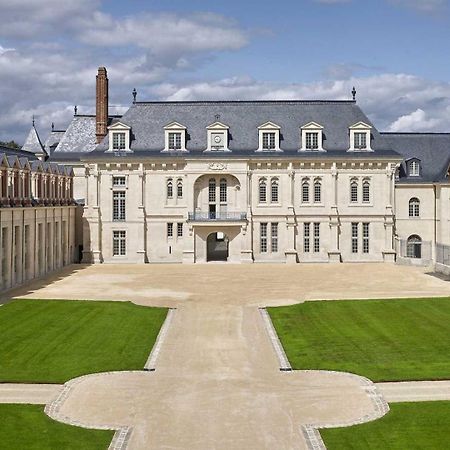 Un Appartement En Centre Ville , A 2 Pas Du Chateau De Villers Cotterets Extérieur photo