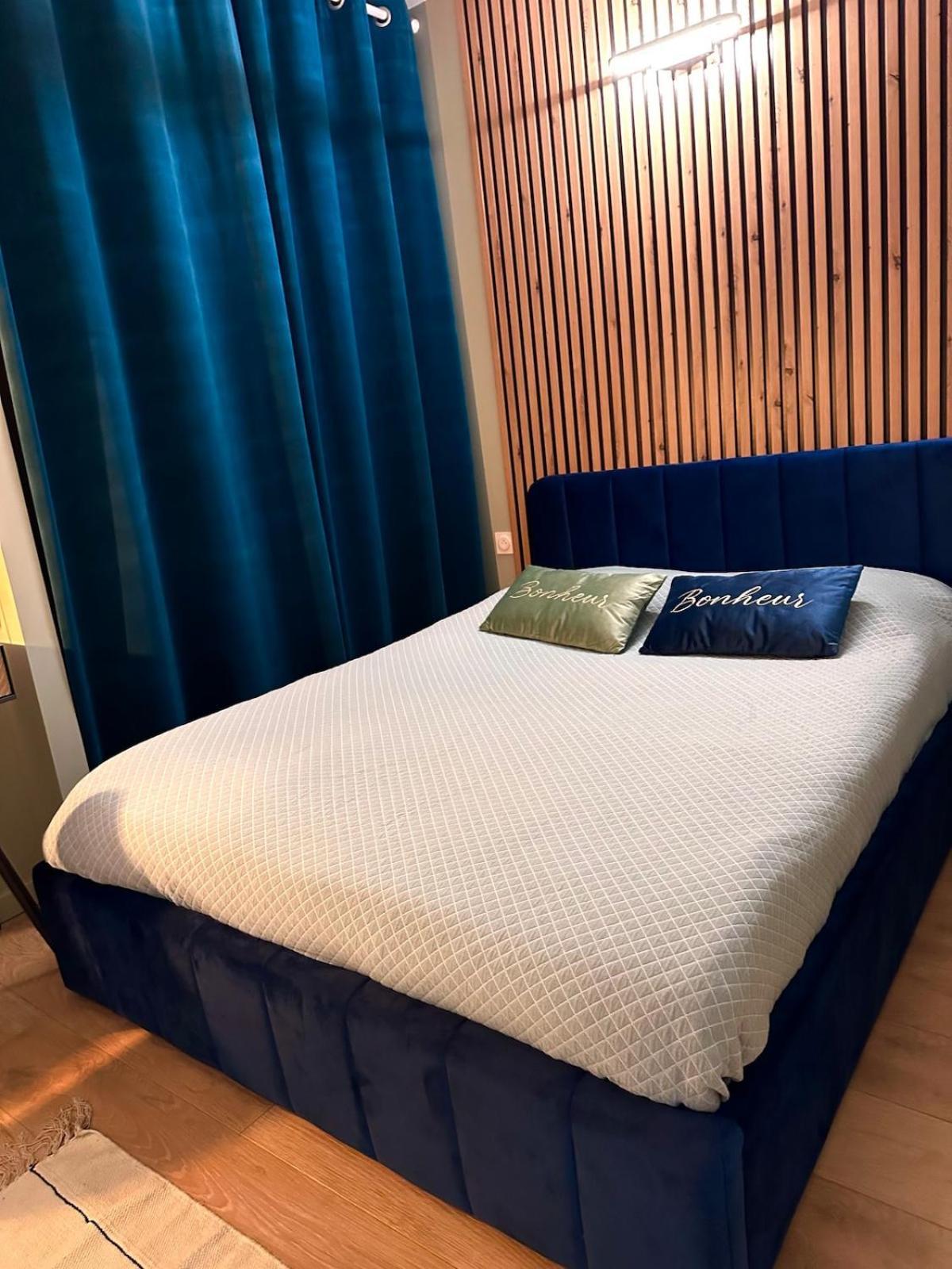 Un Appartement En Centre Ville , A 2 Pas Du Chateau De Villers Cotterets Extérieur photo